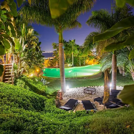 Villa Indonesian Palace Luxurious Boutique Malaga
