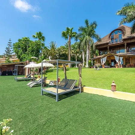 Villa Indonesian Palace Luxurious Boutique Malaga