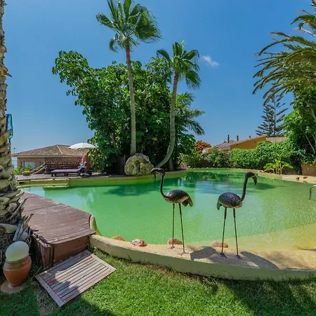 Villa Indonesian Palace Luxurious Boutique