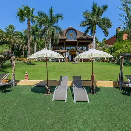 Indonesian Palace Luxurious Boutique Villa *