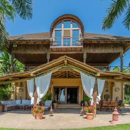 Indonesian Palace Luxurious Boutique Villa Malaga